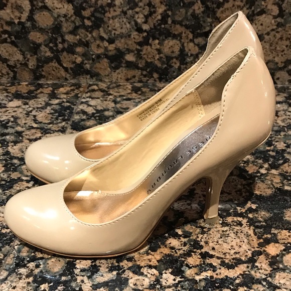 SIZE 6.5 NUDE CHINESE LAUNDRY PATENT LEATHER PUMP - Picture 4 of 8